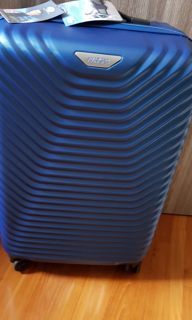 american tourister skycove spinner