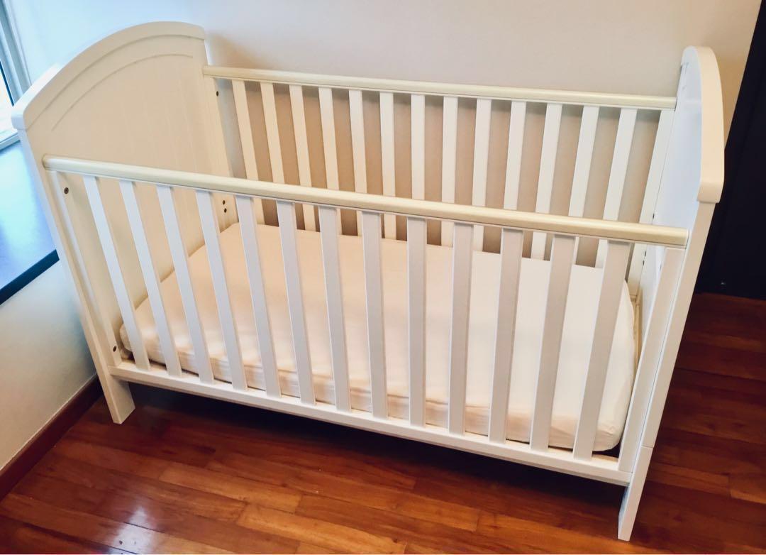 baby beds that convert to toddler beds