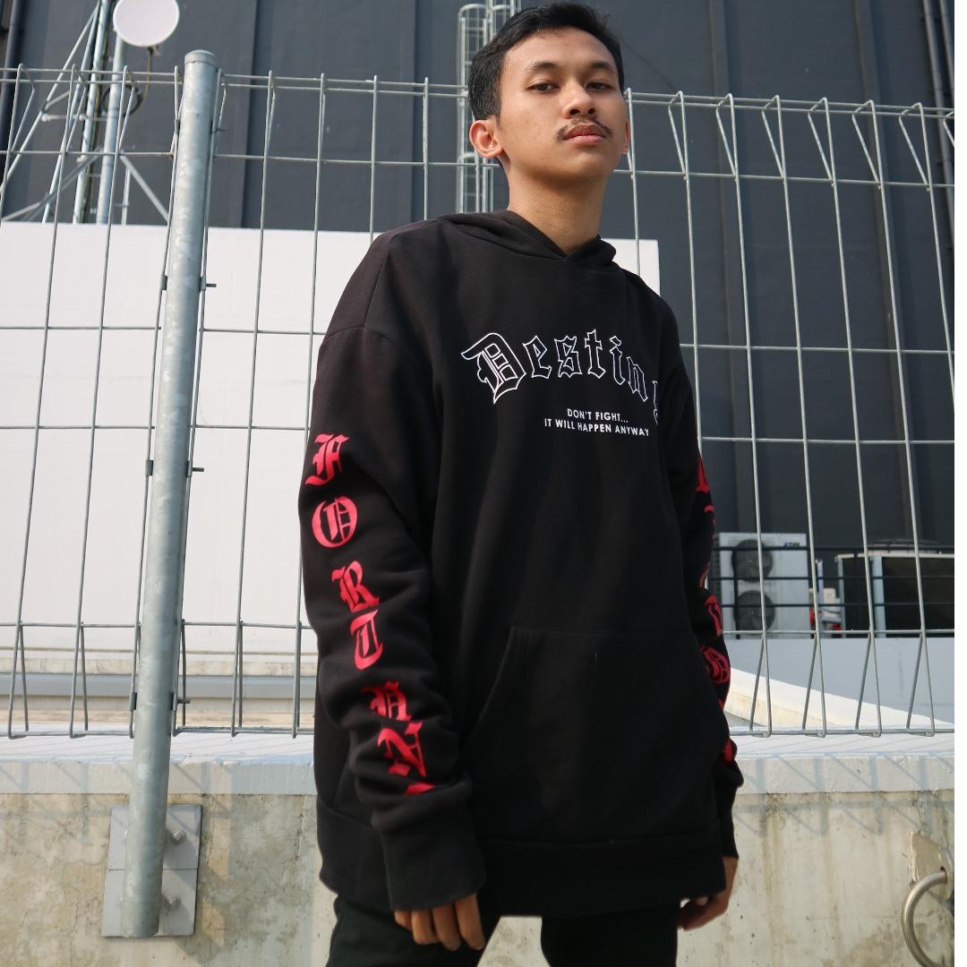 Bershka Destiny Hoodie, Fesyen Pria, Pakaian , Baju Luaran di Carousell