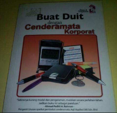 Buku Buat Duit Dengan Cenderamata Korporat Books Stationery Books On Carousell