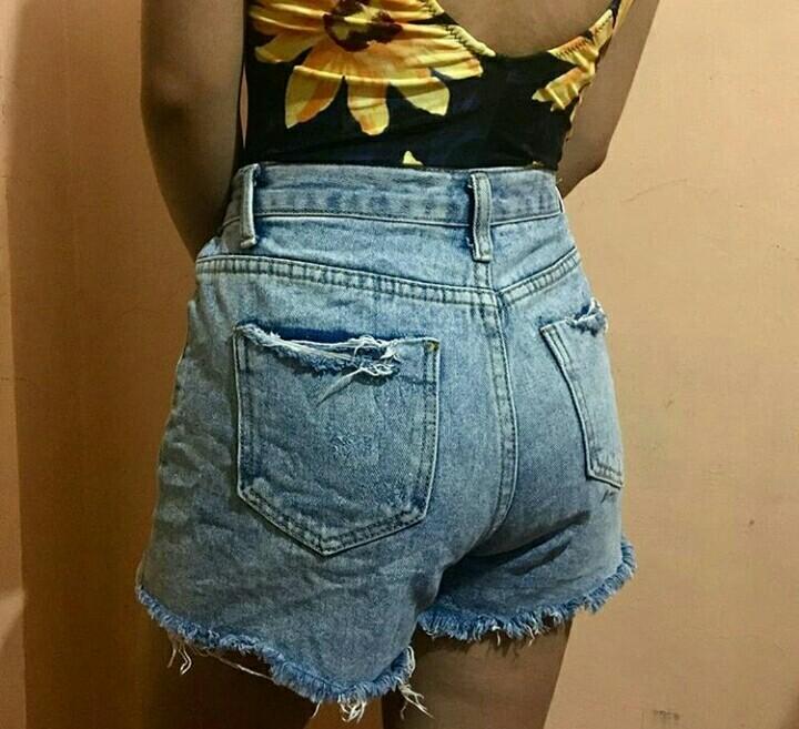 REPRICED!Highwaisted Ripped Short (Category: Jeans) located in Cavite. Submitted by janabells (Listing ID 212211223, Image 2). Description: Complete your summer outfit with this highwaisted ripped shorts. Very trendy and still in good condition. Size 27-28.