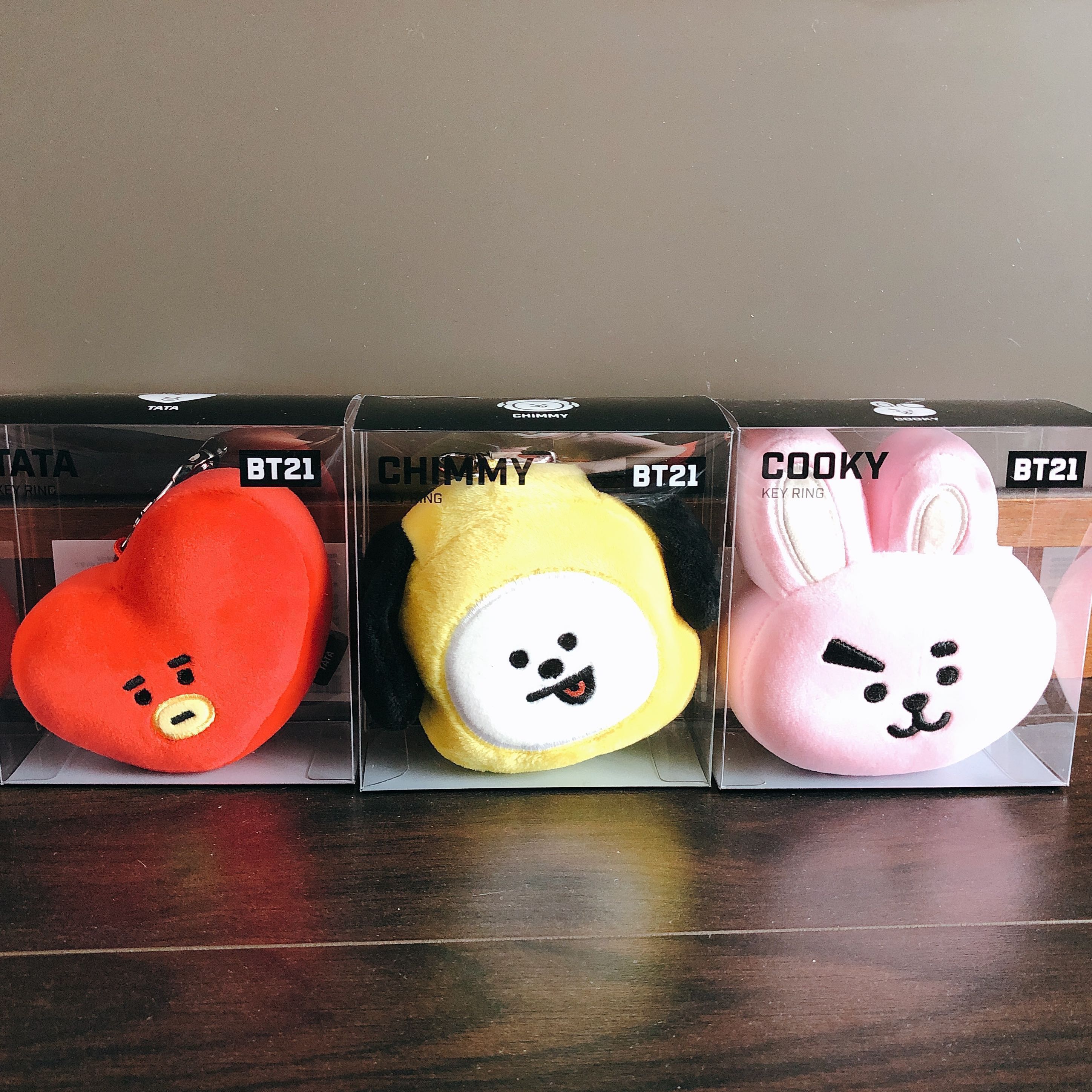 Music Memorabilia Bt21 Tata Bag Charm Official Keychain Keyring