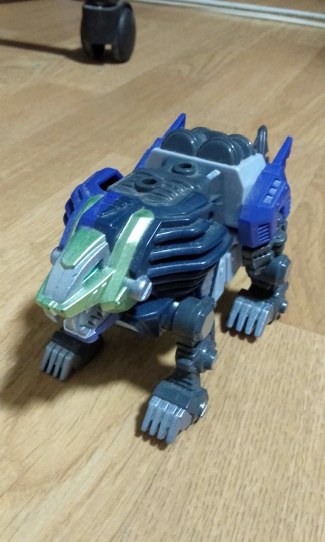 lion transformer toy