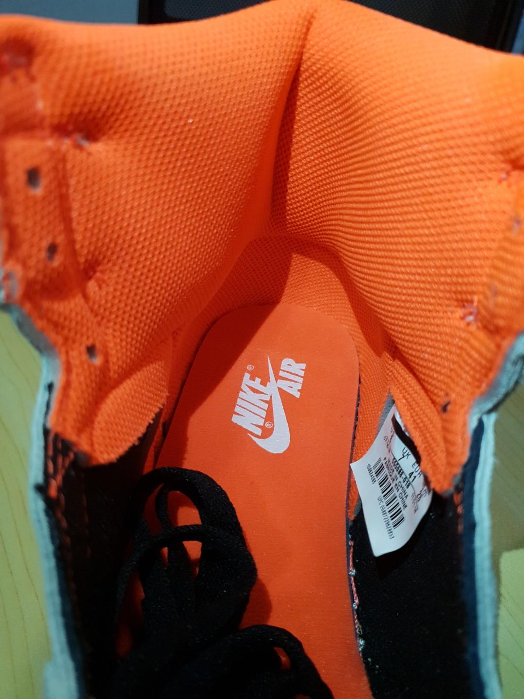 crampon nike noir et orange