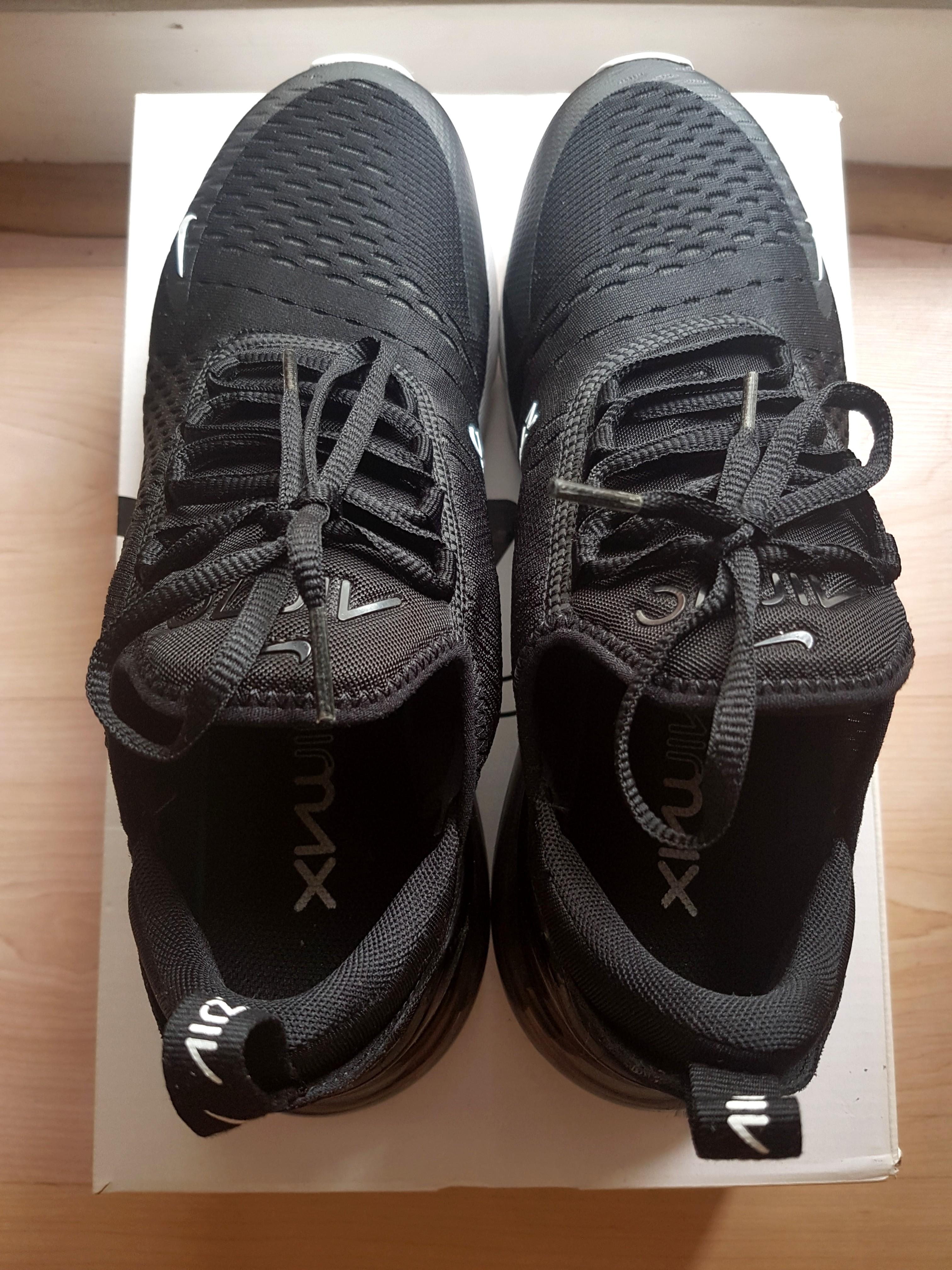 Nike Air Max 270 Black White - Size 42 Original, Fesyen Pria, Sepatu ,  Sneakers di Carousell