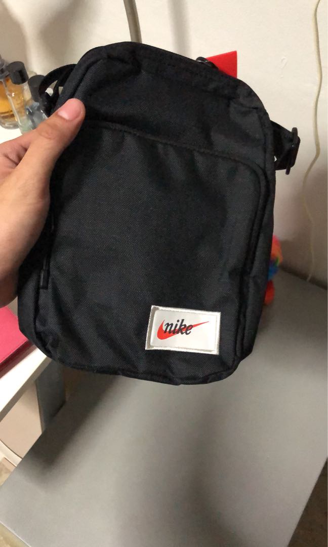 nike heritage messenger bag