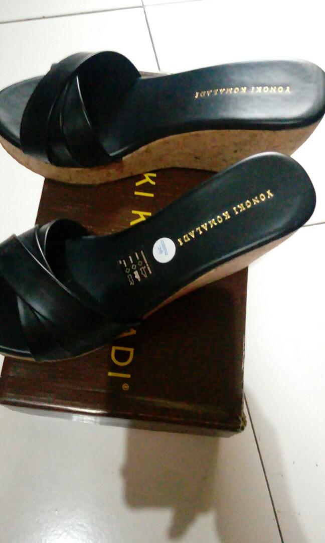 Sandal Wanita Merk Yongki Komaladi Fesyen Wanita Sepatu Di Carousell