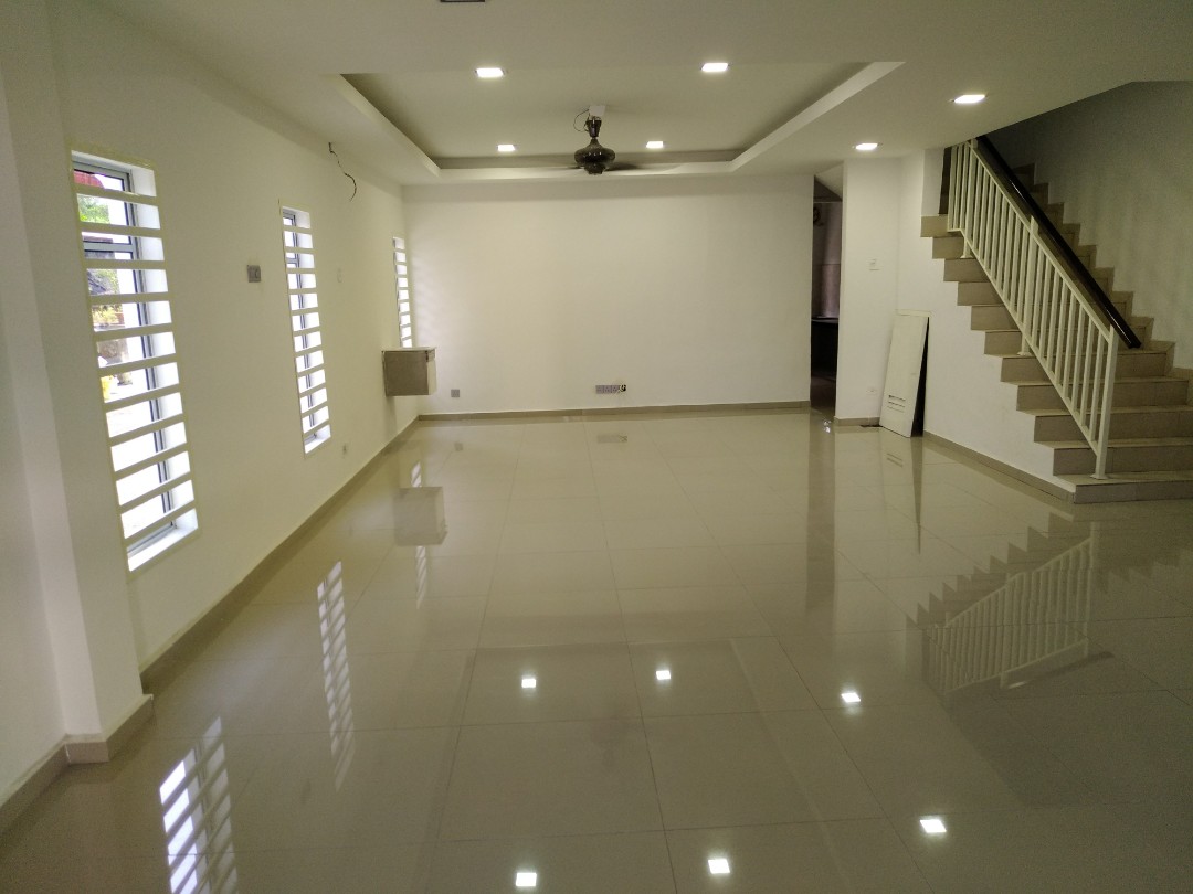 Ubahsuai Rumah Tiles Mengecat Siling Services Home Services Renovations On Carousell