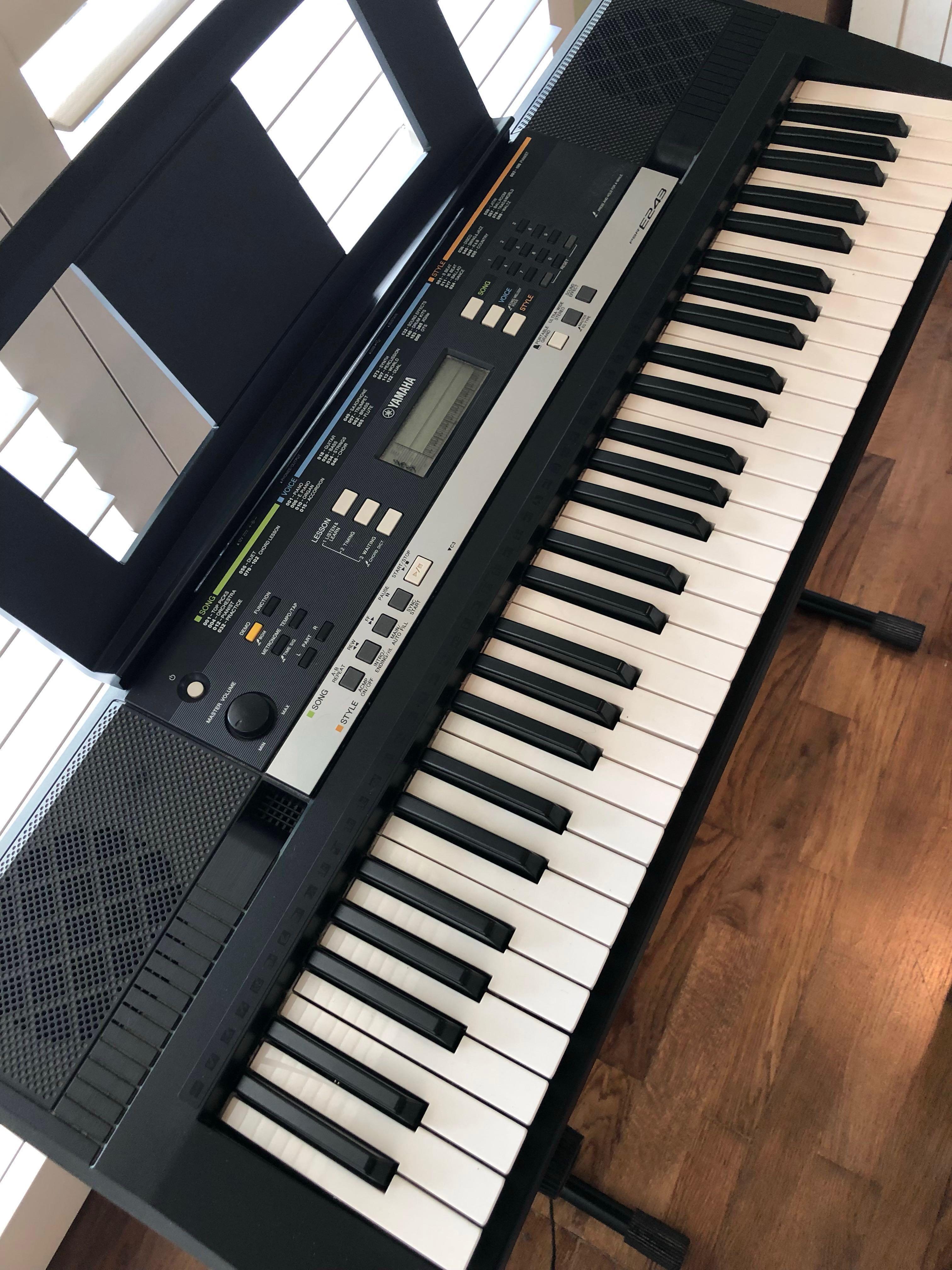 Yamaha Keyboard PSR E243, Hobbies & Toys, Music & Media, Musical