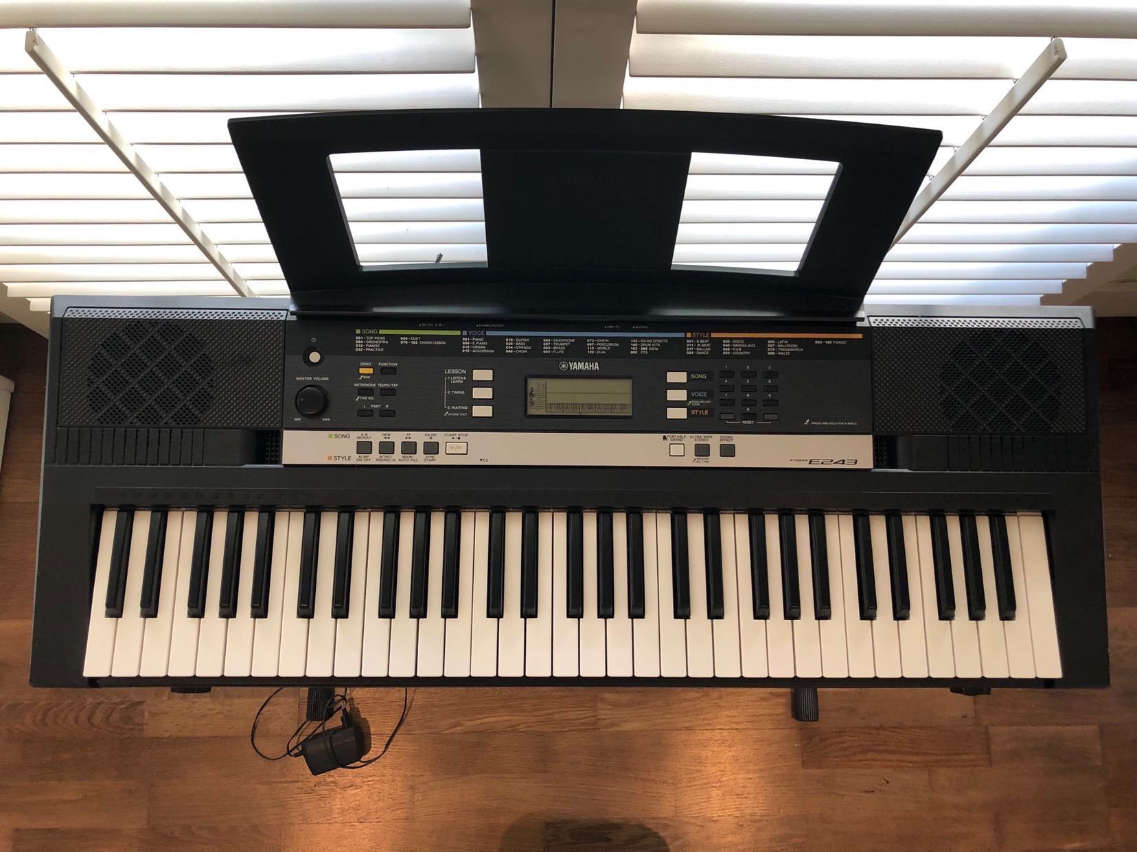 Yamaha Keyboard PSR E243, Hobbies & Toys, Music & Media, Musical
