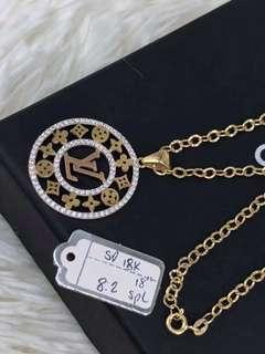 18k gold  LV necklace