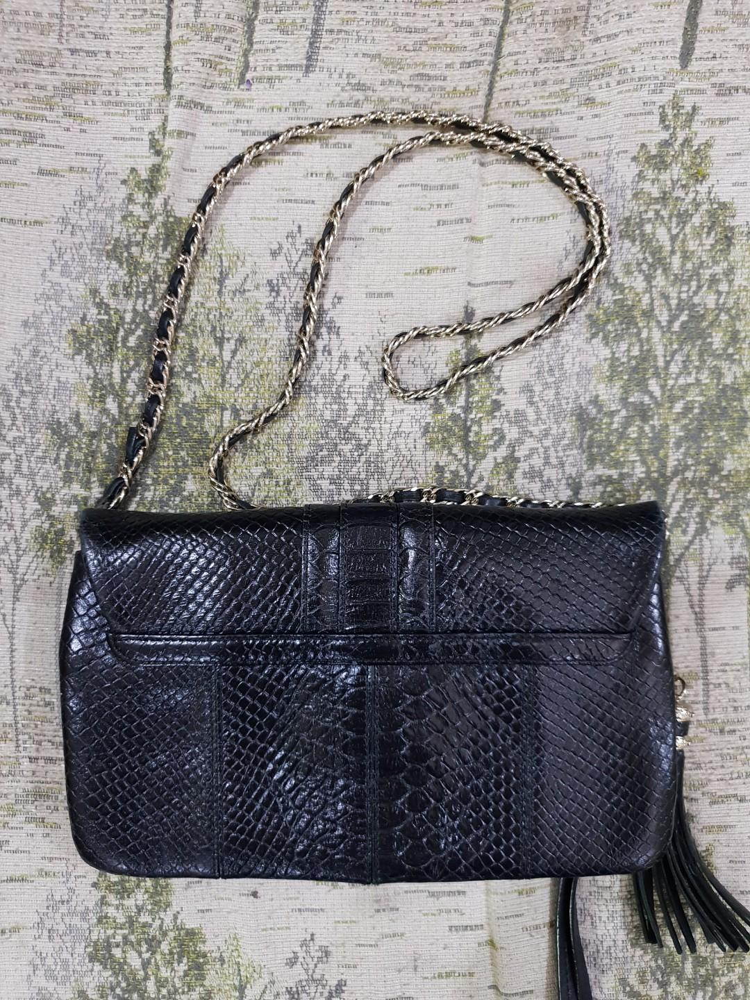 Authentic Metro city snake skin leather chain bag  Snake skin bag, Leather  crossbody bag, Leather crossbody purse
