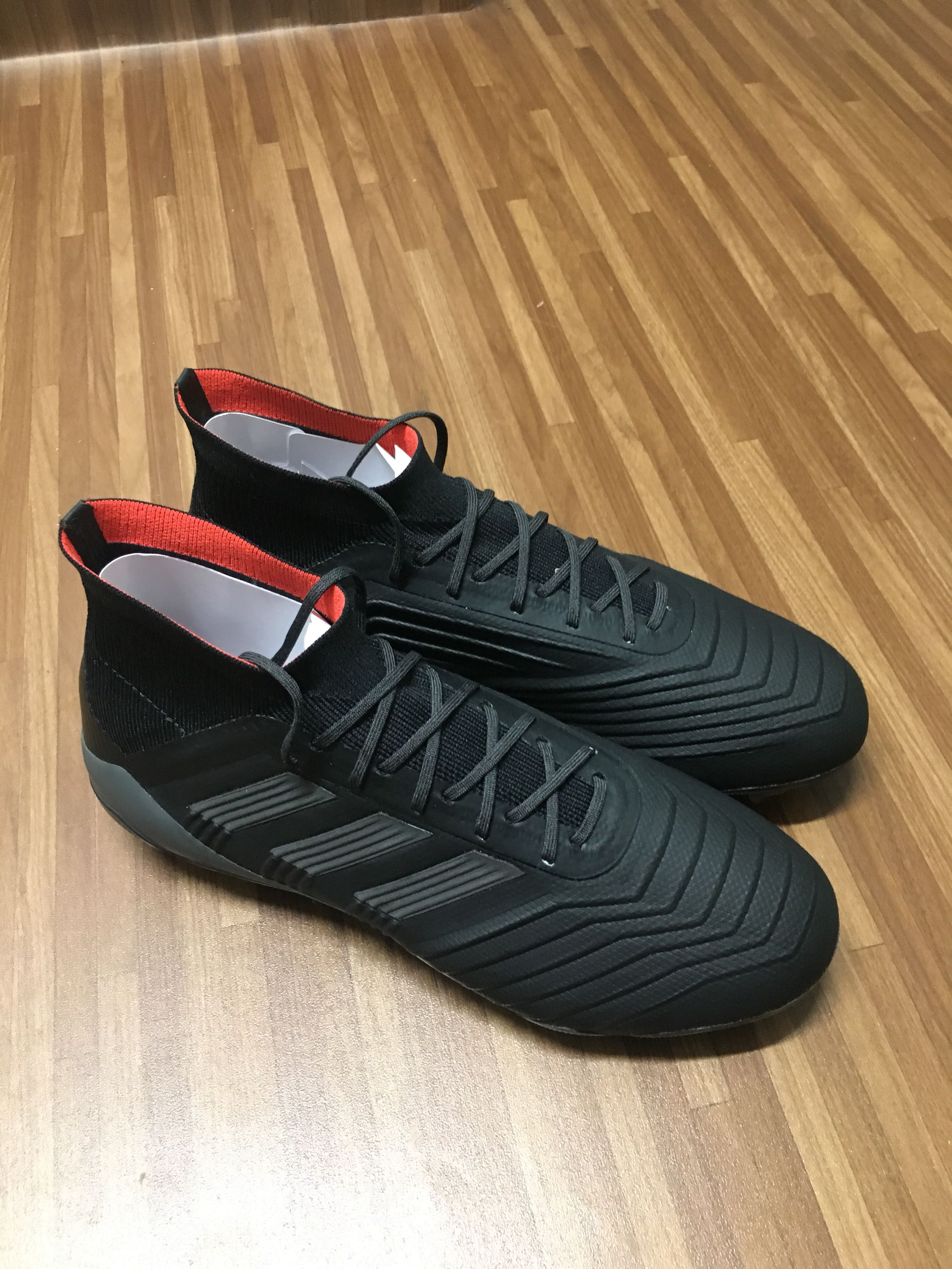 Brand new Predator 18.1 Night Crawler Pack Sports Equipment