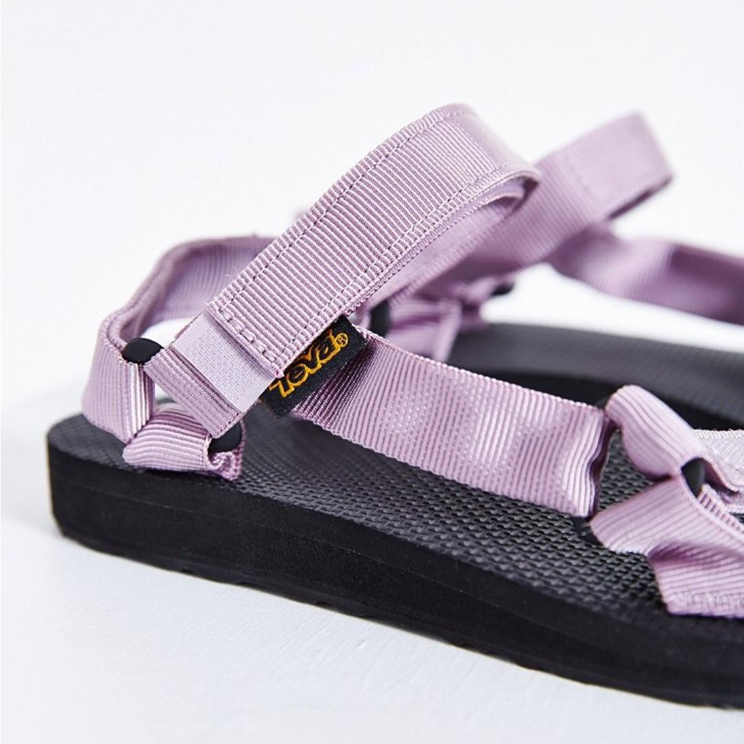 teva sandals size 7