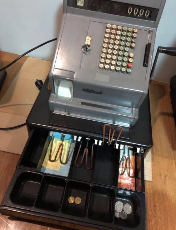 Cash Register vintage (Category: Office & Business Technology) located in Quezon City. Submitted by chamndz (Listing ID 209572611, Image 3). Description: Vintage Nacional cash register still in good condition.
