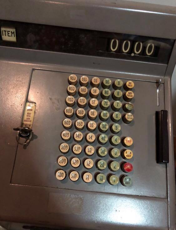 Cash Register vintage (Category: Office & Business Technology) located in Quezon City. Submitted by chamndz (Listing ID 209572611, Image 2). Description: Vintage Nacional cash register still in good condition.