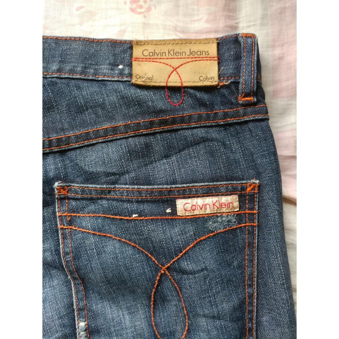 Celana jeans Calvin Klein, Fesyen Pria, Pakaian , Bawahan di Carousell