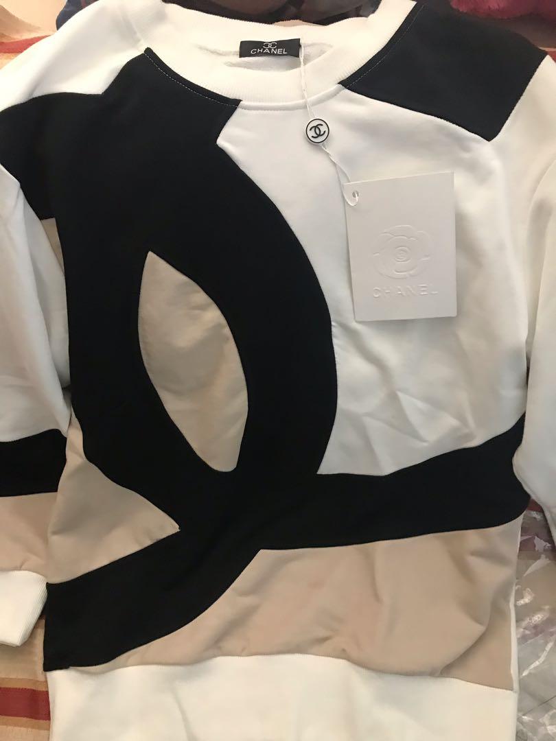 Chanel sweatshirt (Category: Others Tops) located in Quezon City. Submitted by achitoni (Listing ID 212361249, Image 2). Description: .