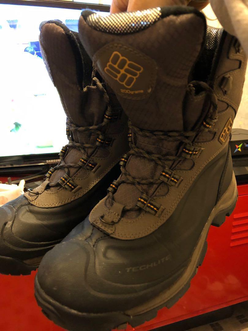 Columbia 登山靴雪靴us9 27cm 極新只穿過6日patagonia north face, 男裝, 鞋, 西裝鞋- Carousell