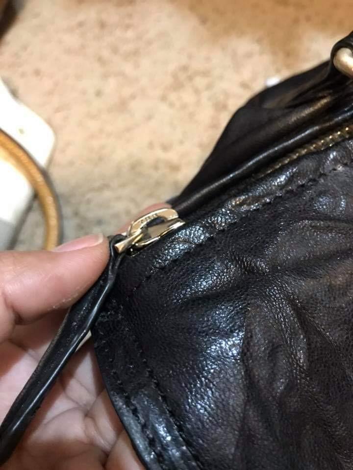 Givenchy (Category: Luxury Bags & Wallets) located in Bulacan. Submitted by reign0722 (Listing ID 212347296, Image 3). Description: Excellent condition ganda po nito mga sis mura na po bilhin nyo na.