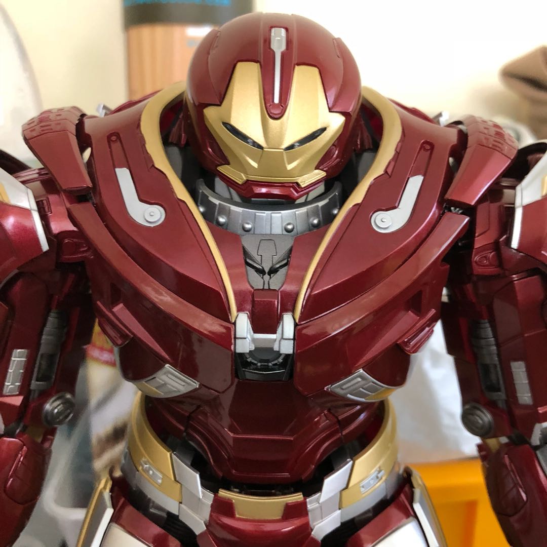 hot toys hulkbuster mk2