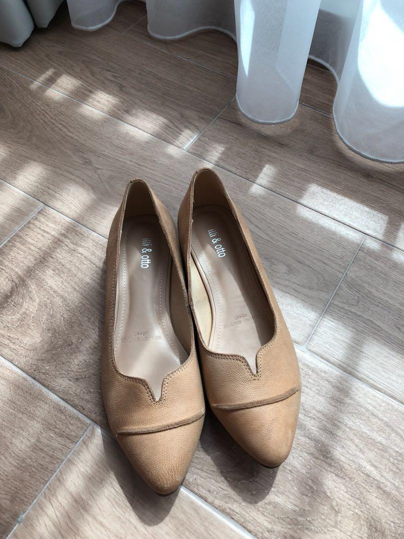 sand colored shoes