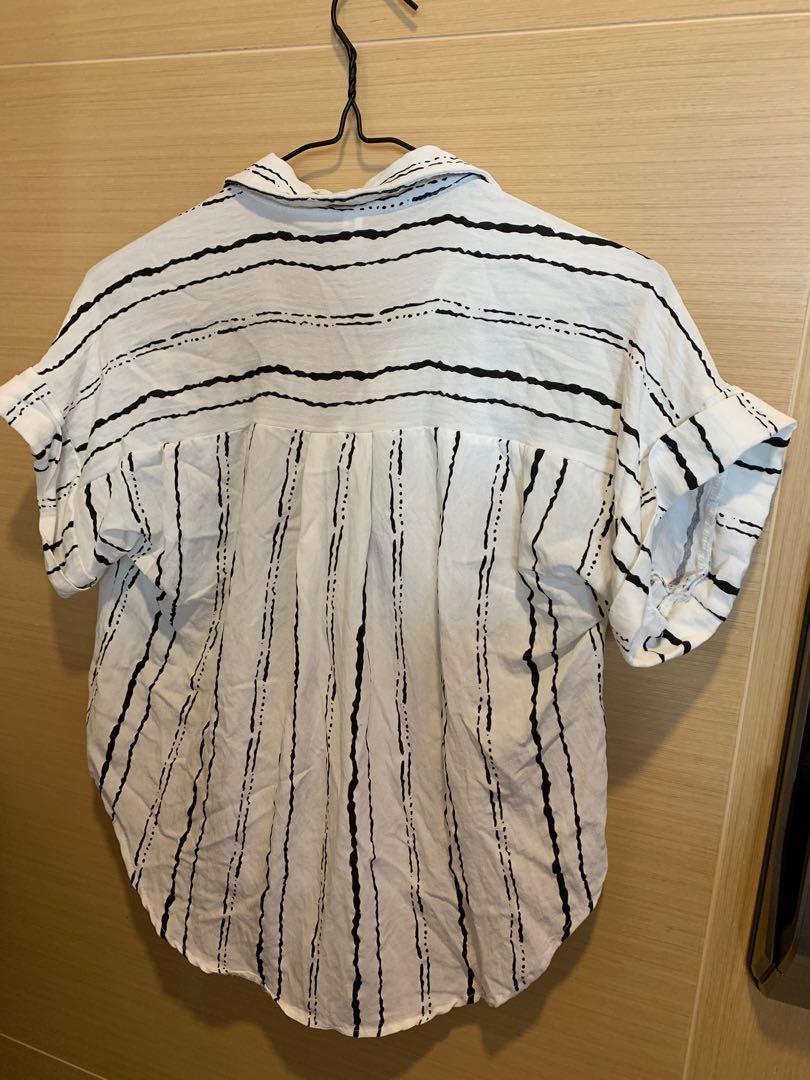 Blouse （分類：襯衫）位於 Hong Kong。 由 geedaz 提交（商品編號 212504113，圖片 3）。簡介： 。