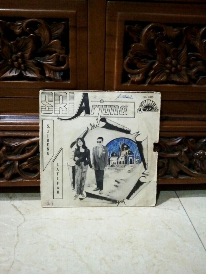 Ep Vinyl S Jibeng Musafir Di Aidilfitri Music Media Cd S Dvd S Other Media On Carousell