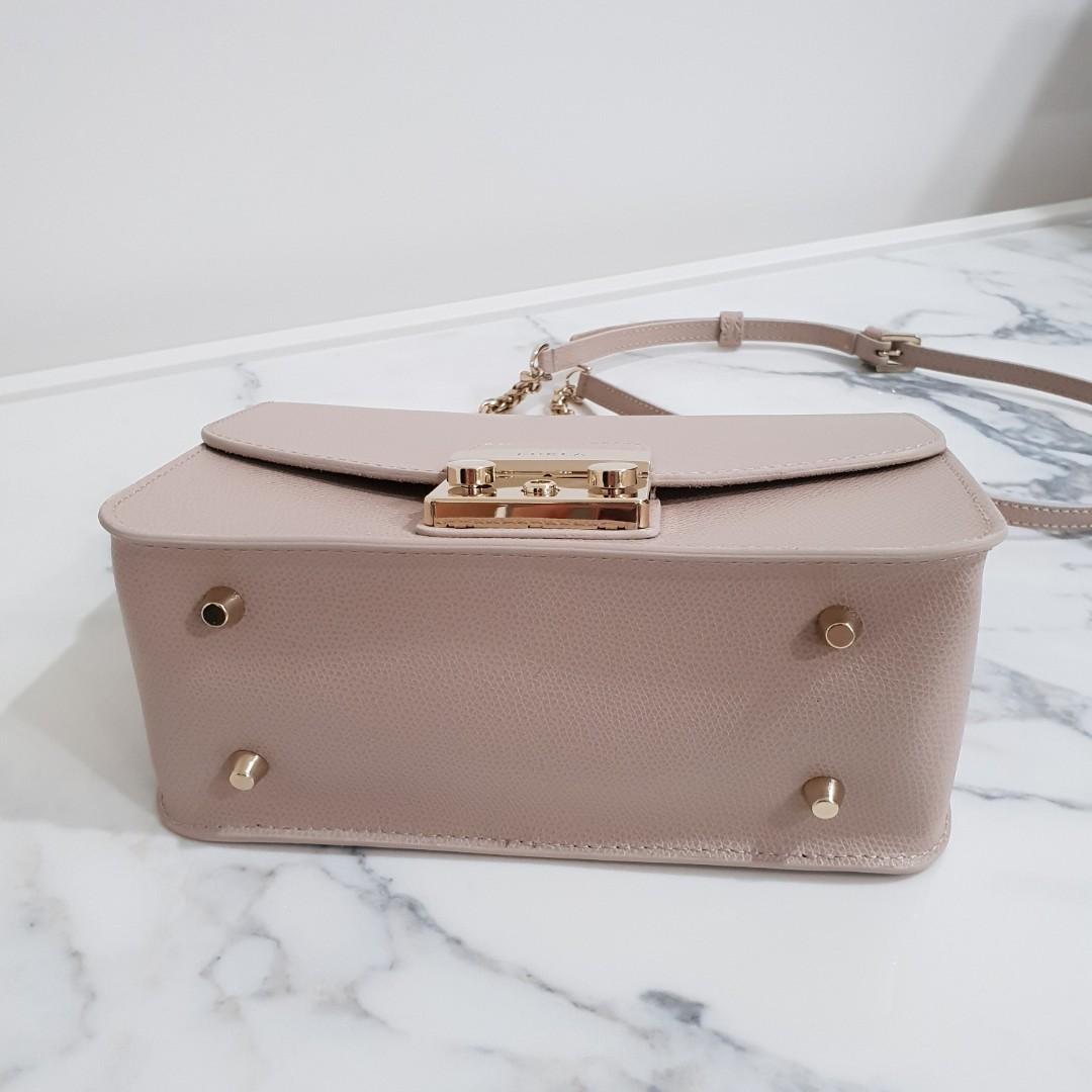 Furla metropolis hotsell s dalia