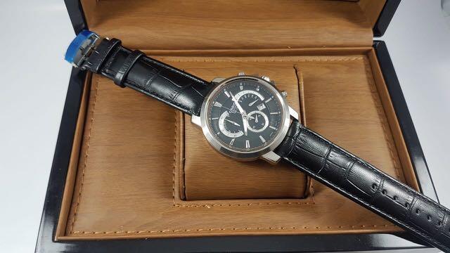 Jam Tangan Pria Casio Edifice Ef 558 Classic Ori Bm Fesyen Pria Jam Tangan Di Carousell