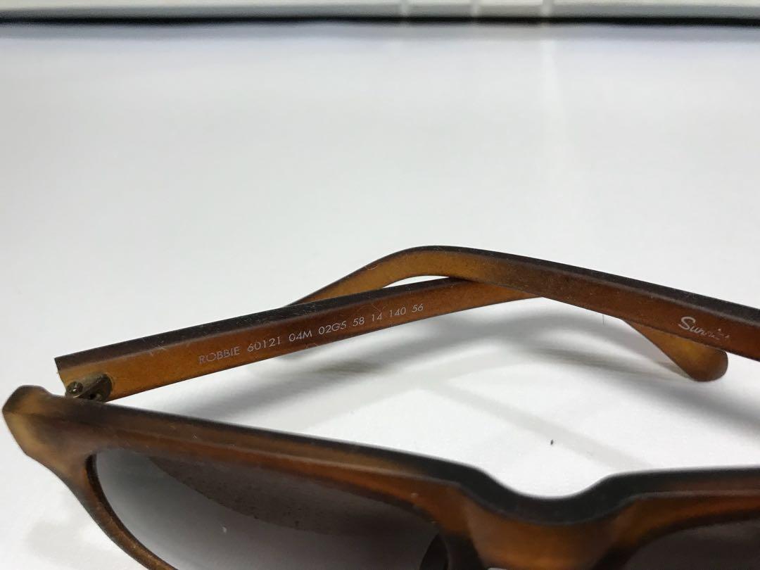 “Robbie” Sunnies (Category: Sunglasses & Eyewear) located in Manila. Submitted by dideelee (Listing ID 165189895, Image 3). Description: Barely used and in good condition. Oversized square frames in flattering brown color. Includes UV 400 protection ☀️.