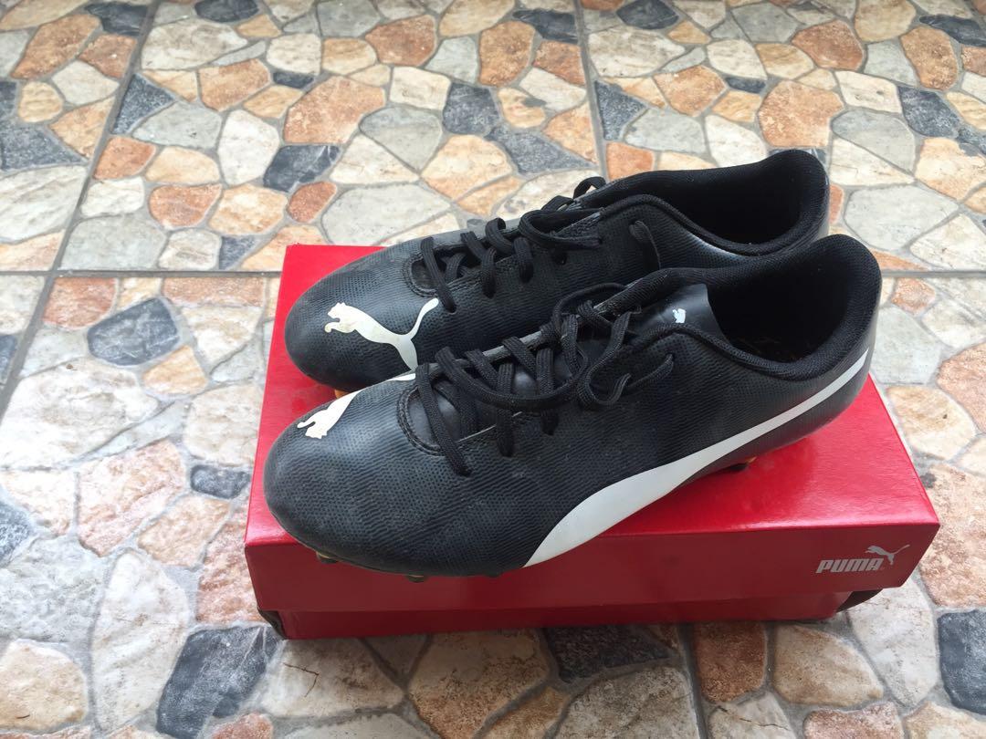 Sepatu Bola Puma Rapido Fg Olah Raga Baju Olahraga Di Carousell