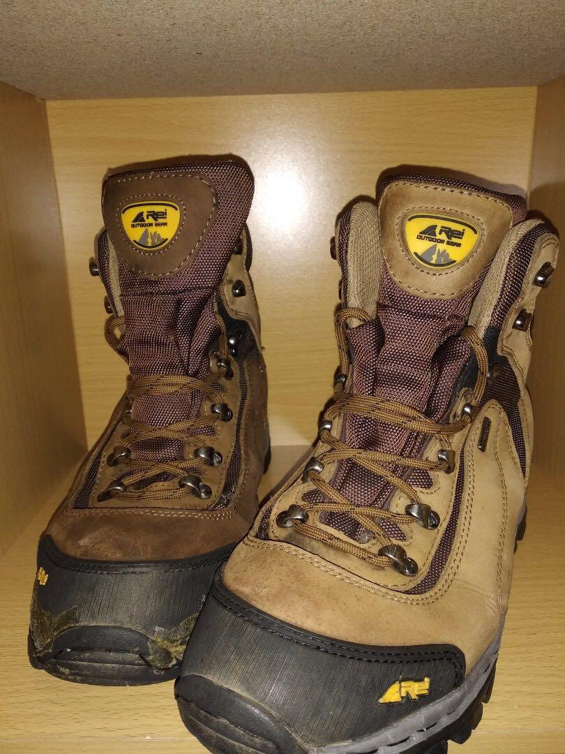 Sepatu Gunung Hiking Rei Sammler Bukan Eiger Fesyen Pria Sepatu Lainnya Di Carousell