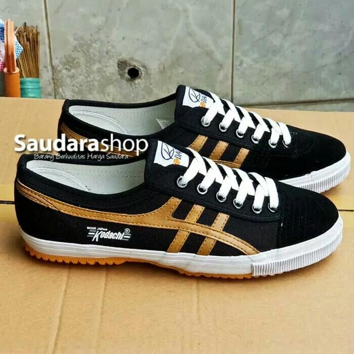Sepatu Kodachi Terbaru Fesyen Pria Sepatu Sneakers Di Carousell