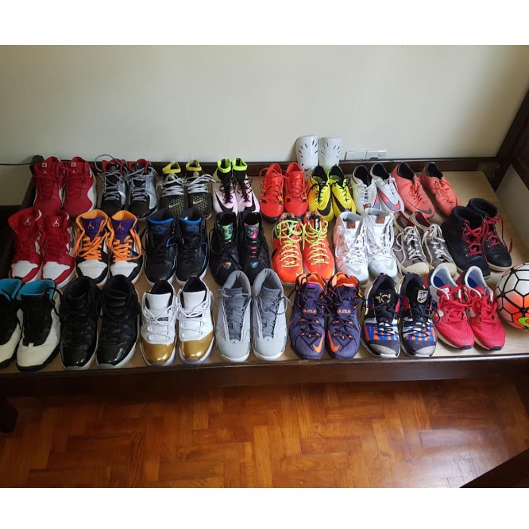 Who discount sells shoes