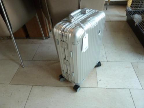 Authentic Rimowa Lufthansa Alu Collection Multiwheel Bordtrolley 53 Silver Travel Travel Essentials Luggage On Carousell