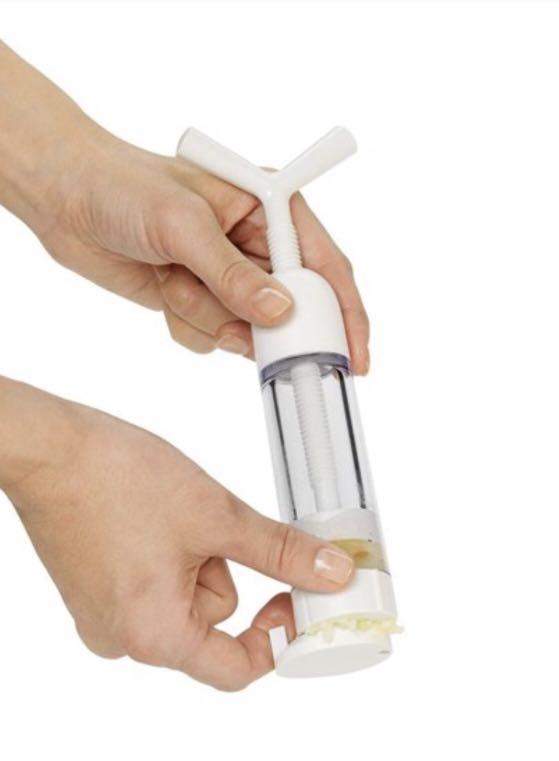 Chef’N Fresh Force Corkscrew Style Garlic Press (White/Clear) (Category: Other Kitchen Appliances) located in Makati City. Submitted by citromon_potpourri (Listing ID 212621548, Image 3). Description: No Original Packaging Use: Insert your peeled garlic cloves and twist for fresh crushed garlic anytime and can even pop on the lid and store the extras in the refrigerator. Features: Presses or stores garlic Can hold a large amount of garlic Dishwas