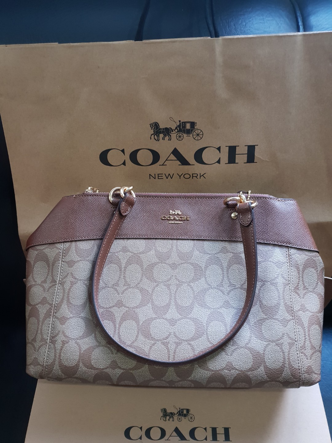 COACH BAG Original price $354.99(Php.18,100) NOW!! PHP.10,000 FREE SHIPPING  PHILIPPINES 😘 100% ALL LEGIT ORIGINALS😘😘 MONEY BACK QUARANTEE IF PROVEN  FAKE. ON HAND by Yours Truly😊 U.S PURCHASE, Luxury, Bags & Wa