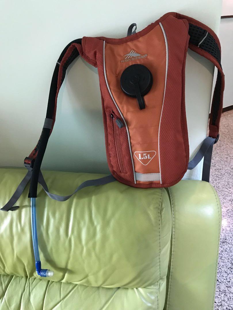 High Sierra Hydration Pack 1.5L, Sports, Sports & Games Equipment on