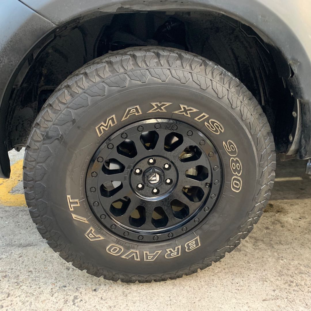 Fuel sports rims truck Nissan Navara np300, Car Accessories, Tyres