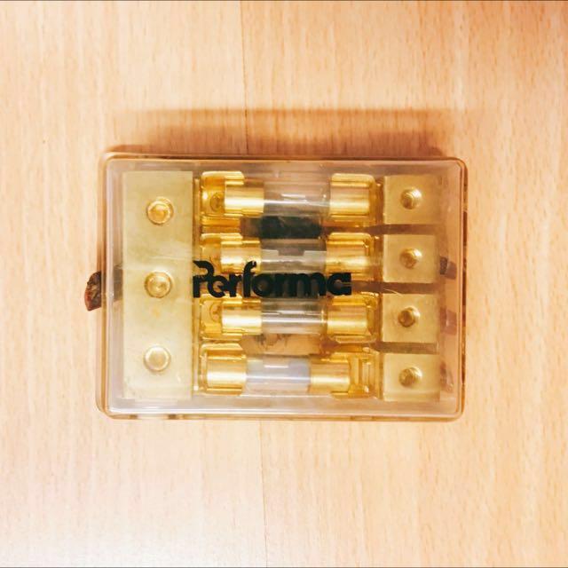KICKER SUBWOOFER / ALPINE AMP / PERFORMA GOLD COATED FUSE BOX / KICKER