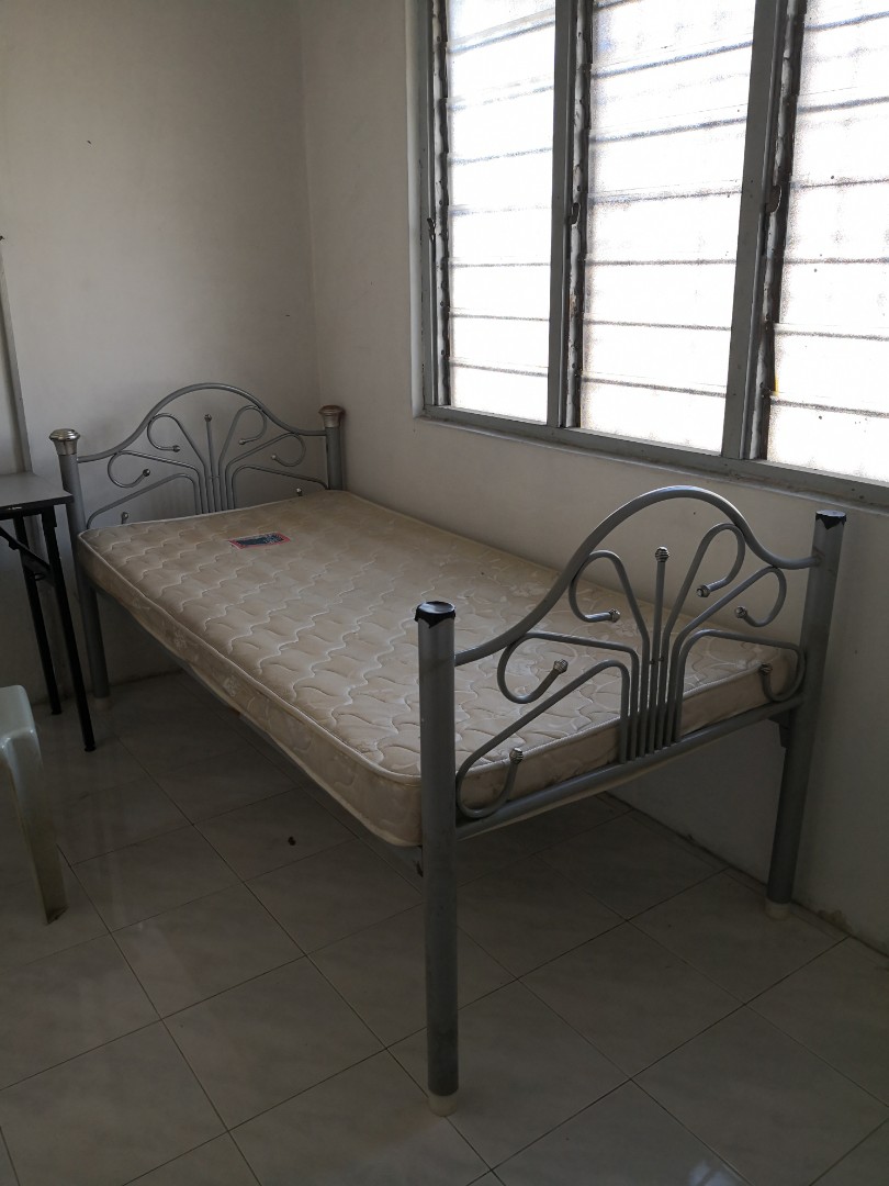 Metal Bed Frame With Mattress