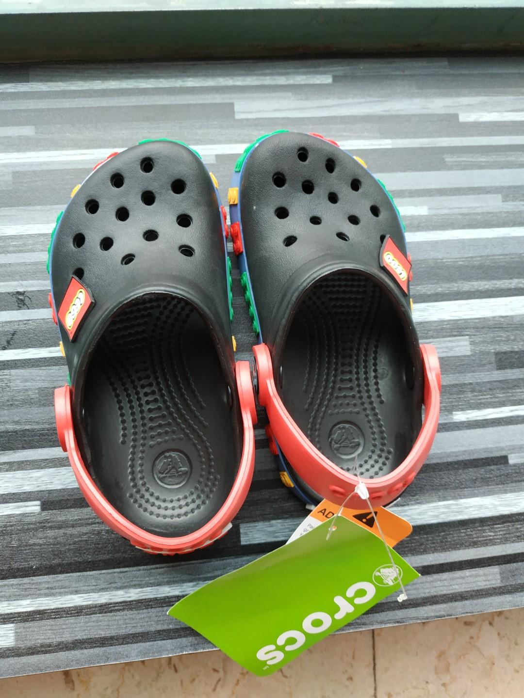 crocs 8 9 size