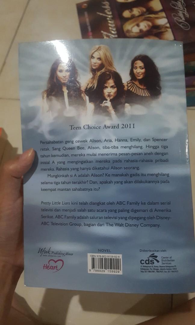 Pretty Little Liars Buku 1 Books Stationery Books On Carousell