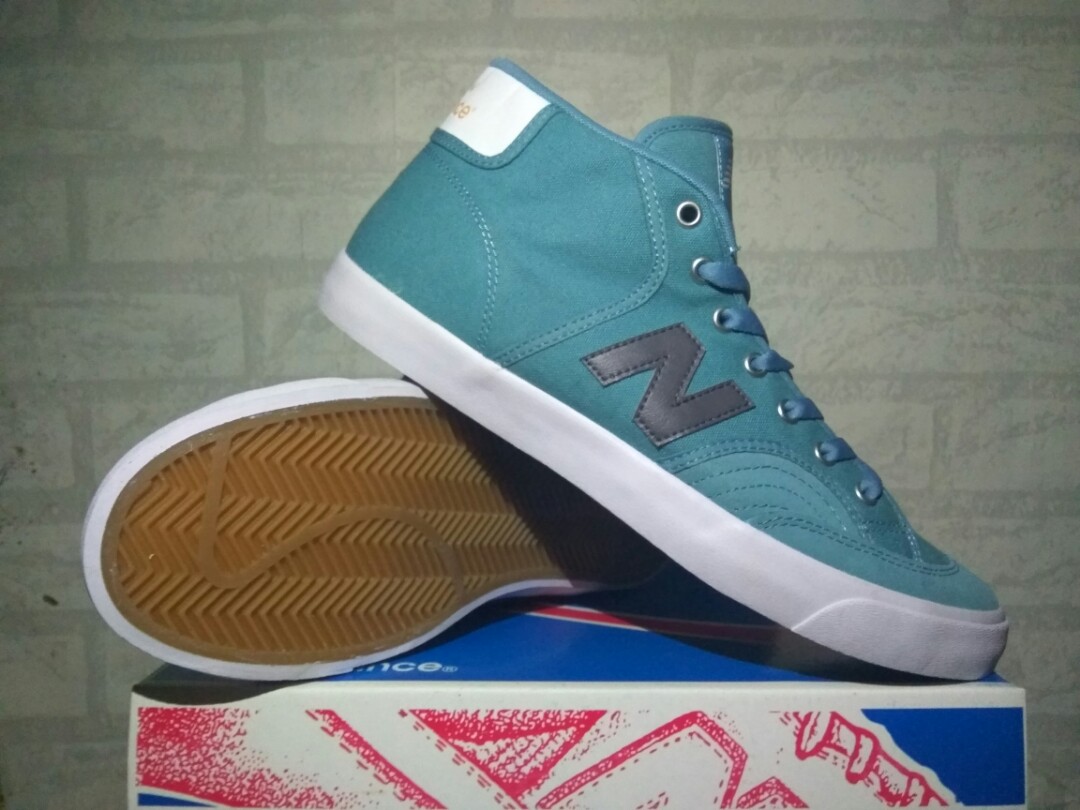 sepatu skate new balance