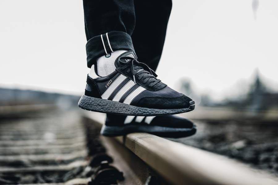 adidas iniki triple black