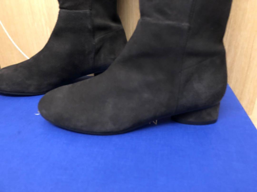 Eloise 30 stuart weitzman hotsell