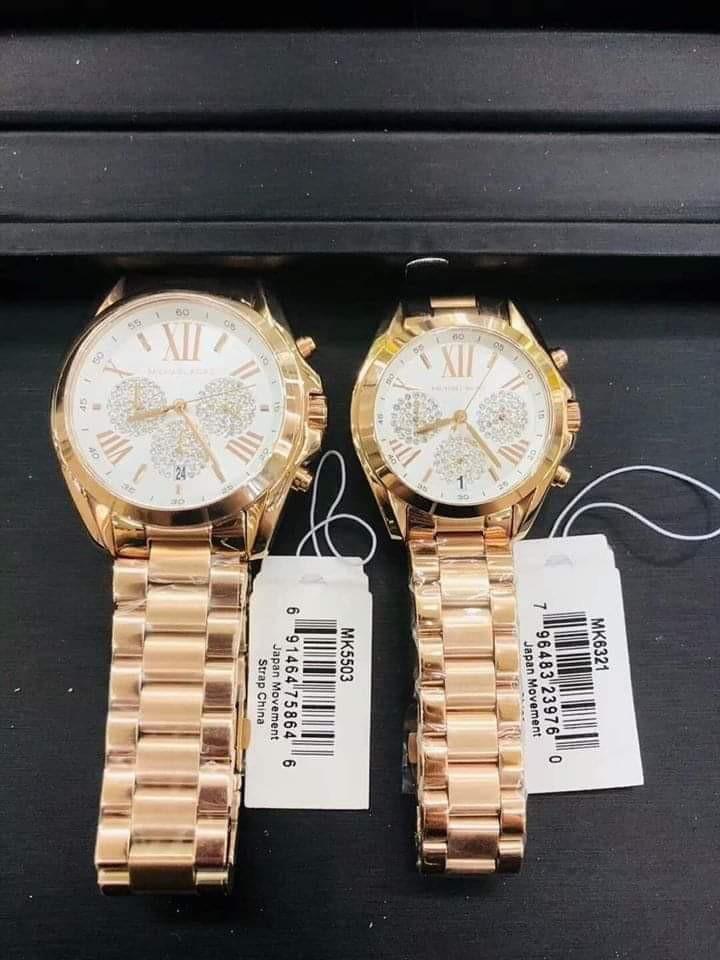 michael kors purse with zipper in front