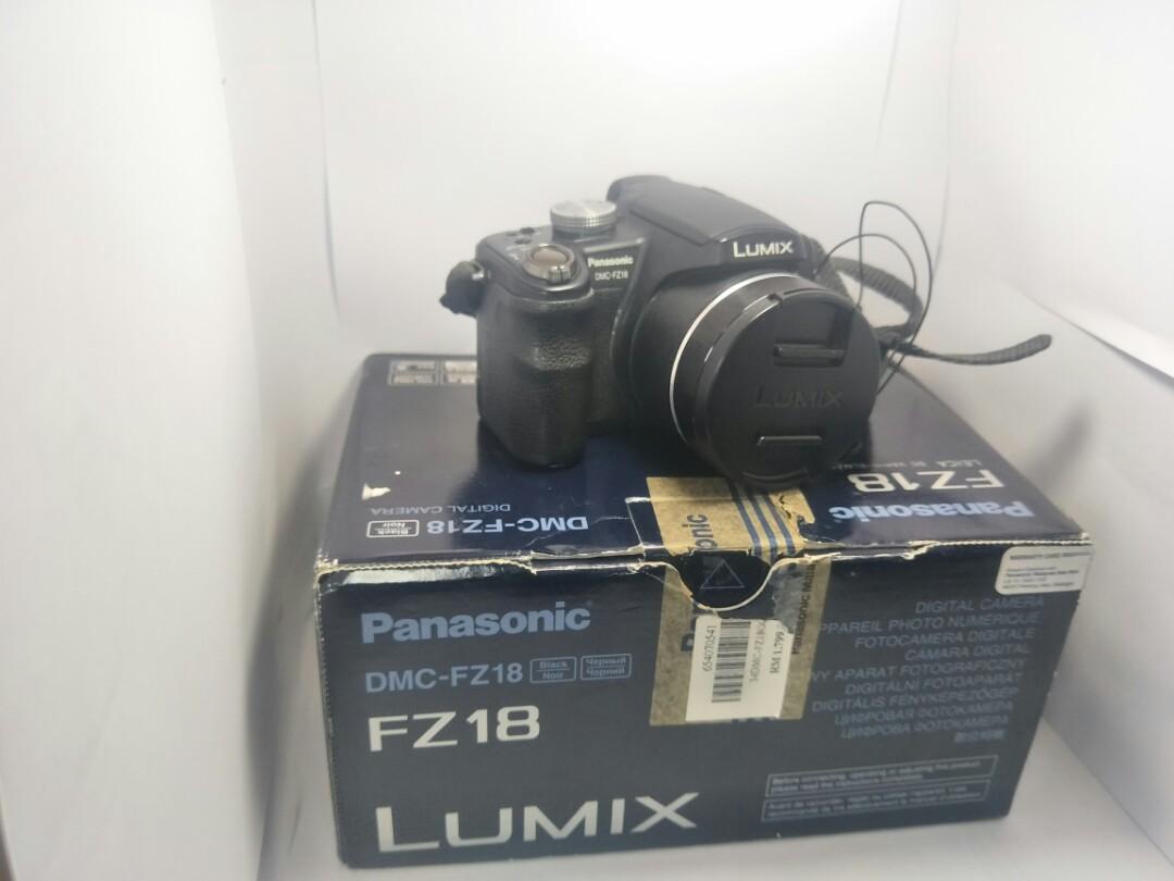 Camera digital Panasonic lumix HD model DMCFZ18 complete full set box