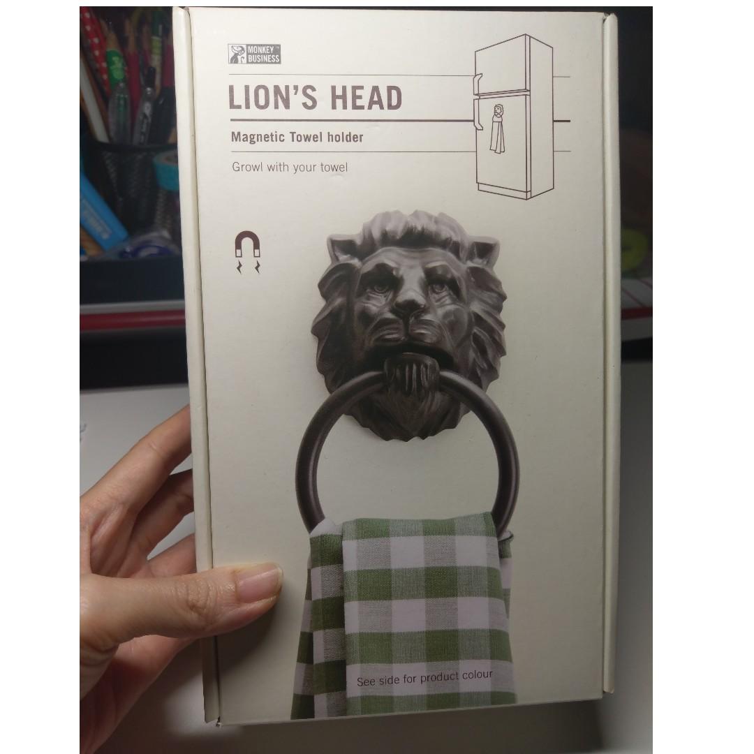 Magnetic Lion Head Towel Holder White